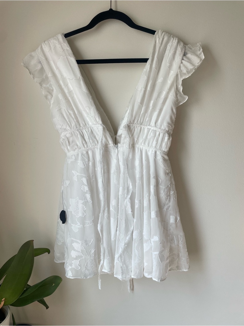 NWT Lulus All About The Flowers White Burnout Floral Ruffled Romper - Picture 5 of 9